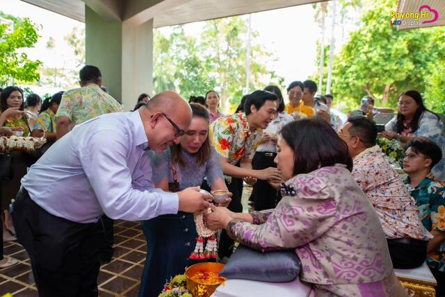 BLCP สืบสานประเพณีไทยในวันสงกรานต์ ร่วมพิธีรดน้ำขอพร ผู้ว่าราชการจังหวัดระยอง