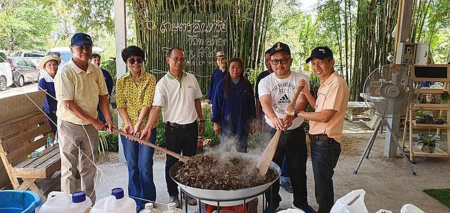 คณะกรรมการและคณะผู้บริหารบริษัท บีแอลซีพี เพาเวอร์ จำกัด เข้าเยี่ยมชมและแลกเปลี่ยนความรู้กับประธานและสมาชิกกลุ่มเกษตรอินทรีย์