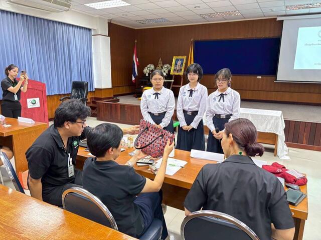 กิจกรรมการส่งผลงานเข้าประกวดสิ่งประดิษฐ์จากวัสดุเหลือใช้ 