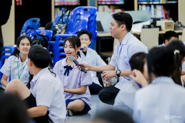 การรับฟังด้วยความเข้าใจ คือจุดเริ่มต้นของการช่วยเหลือที่ยิ่งใหญ่ และบางครั้ง...การรับฟังด้วยใจก็เปลี่ยนแปลงชีวิตของใครบางคนได้