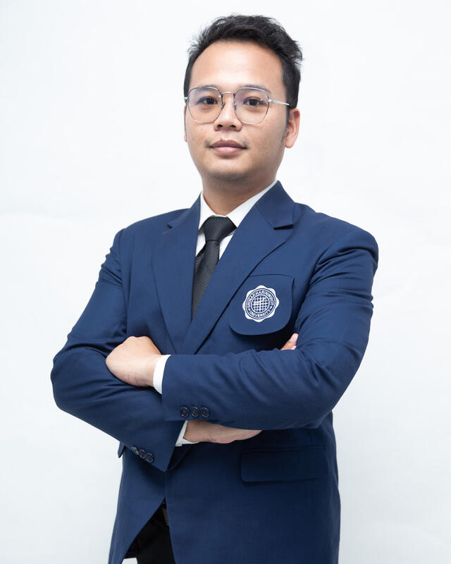 อ.อิศเรศ สุขชม